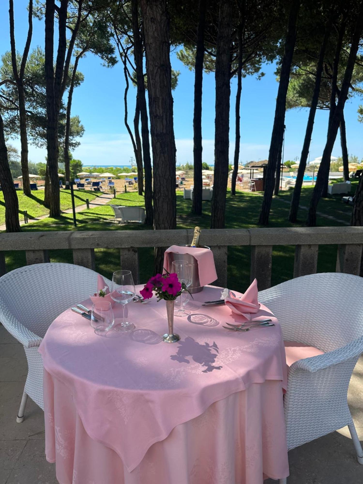 Hotel Beau Rivage Pineta Lido di Jesolo Exterior foto