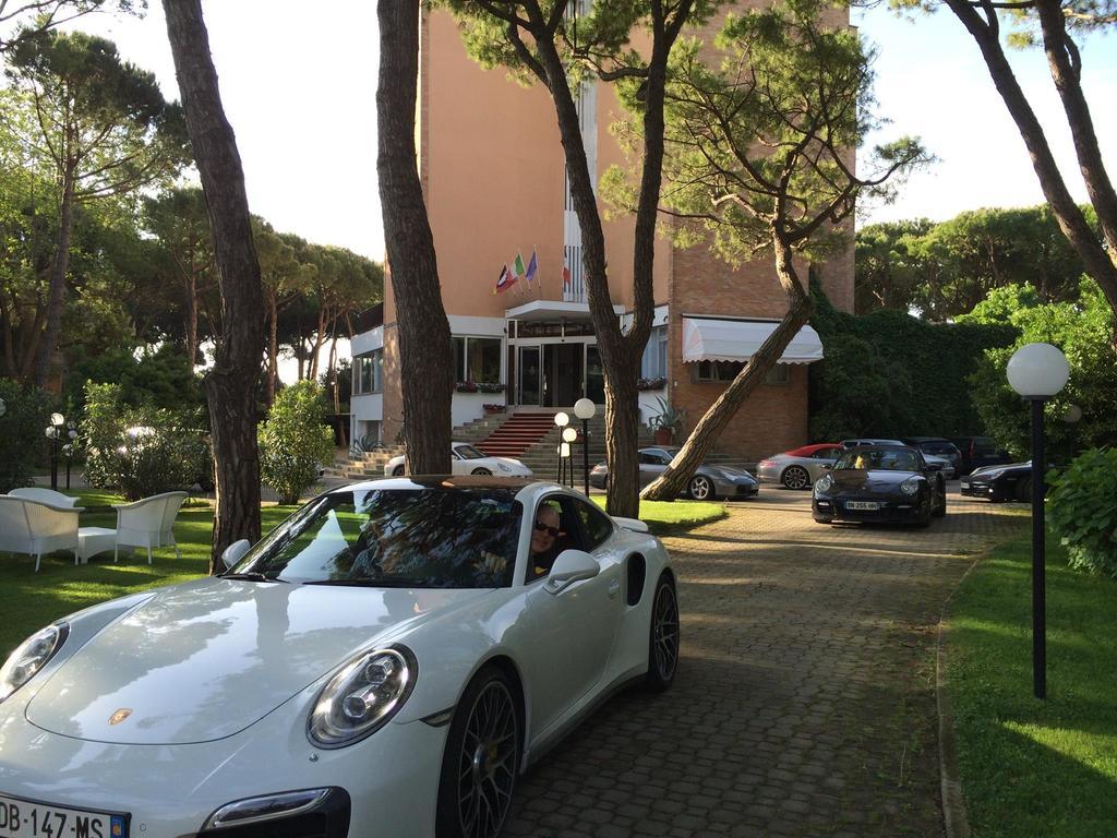Hotel Beau Rivage Pineta Lido di Jesolo Exterior foto