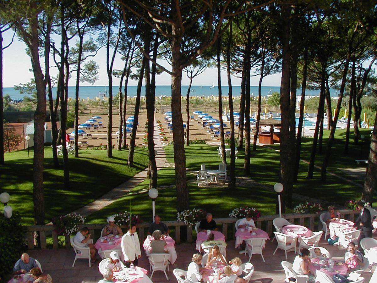 Hotel Beau Rivage Pineta Lido di Jesolo Exterior foto